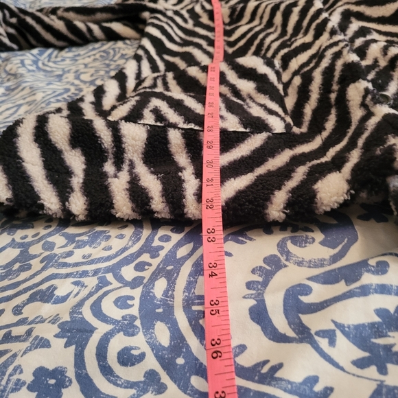 Fleece Jacket, Fashion And Function Blended, Black and Zebra, Reversible,M - Picture 12 of 13